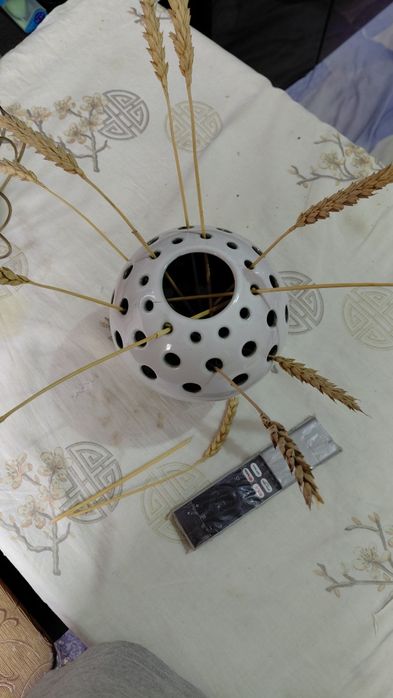 Ваза для букета цветов.