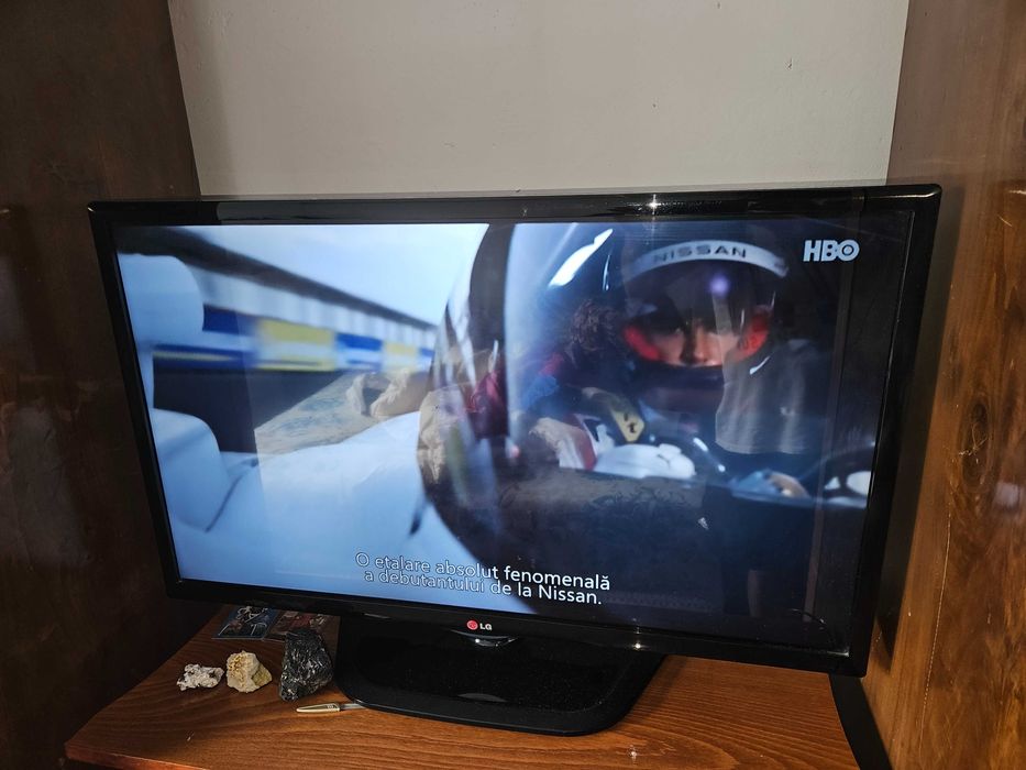 Televizor LCD - marca LG diagonala la ecran79 cm.