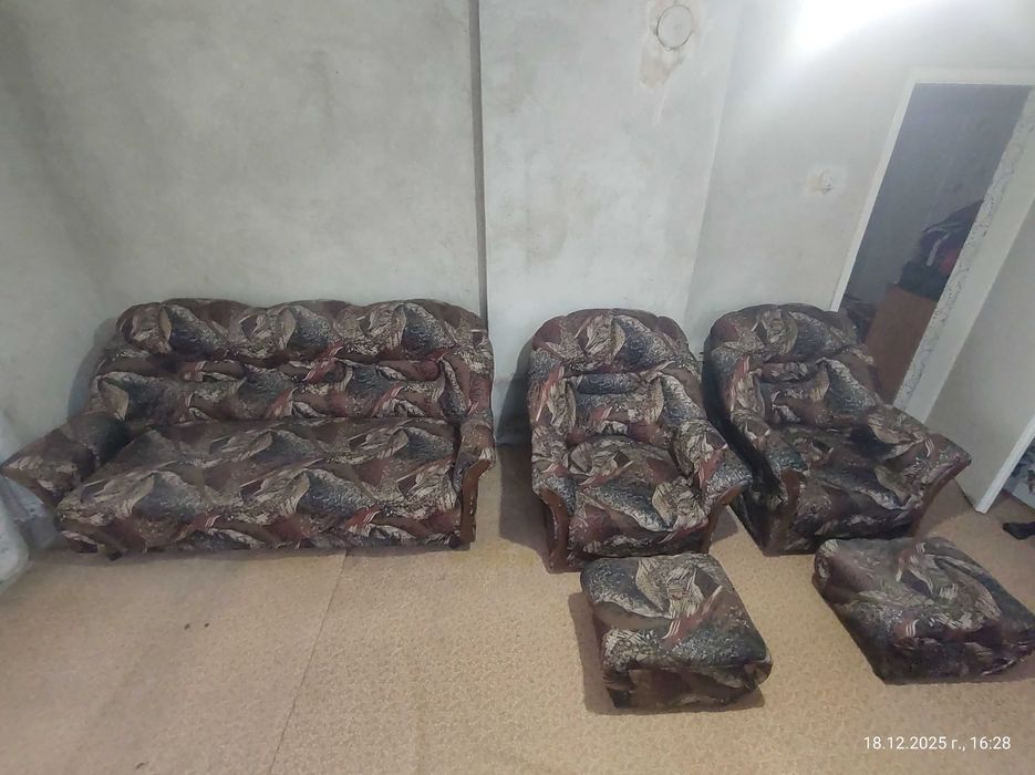 Продавам холна гарнитура