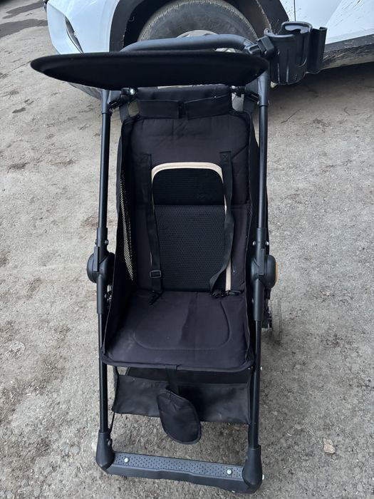 Очень удобная,легкая детская коляска