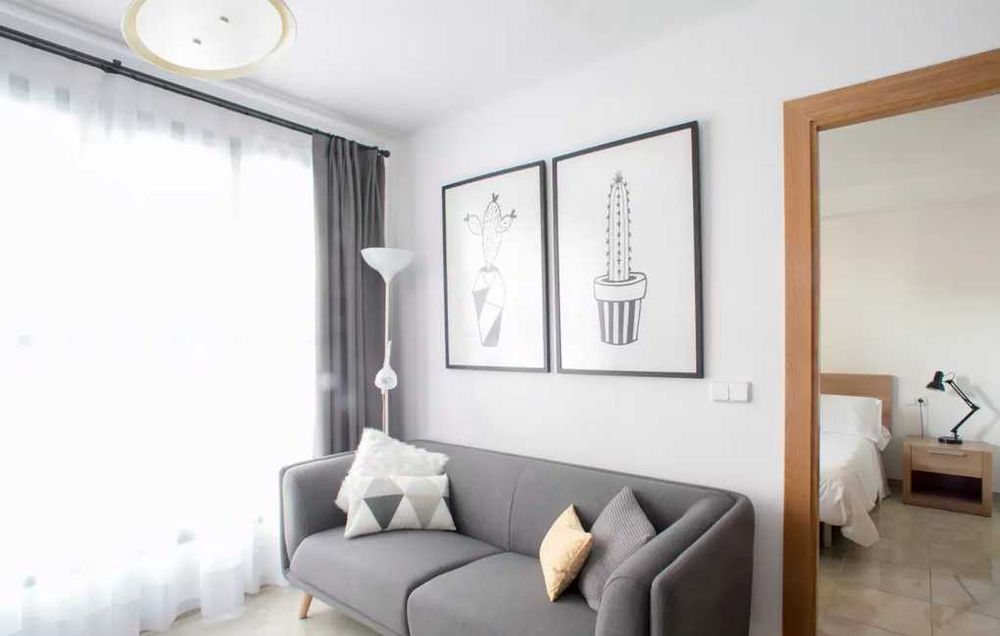 Inchiriez apartament 2 camere COSMOPOLIS