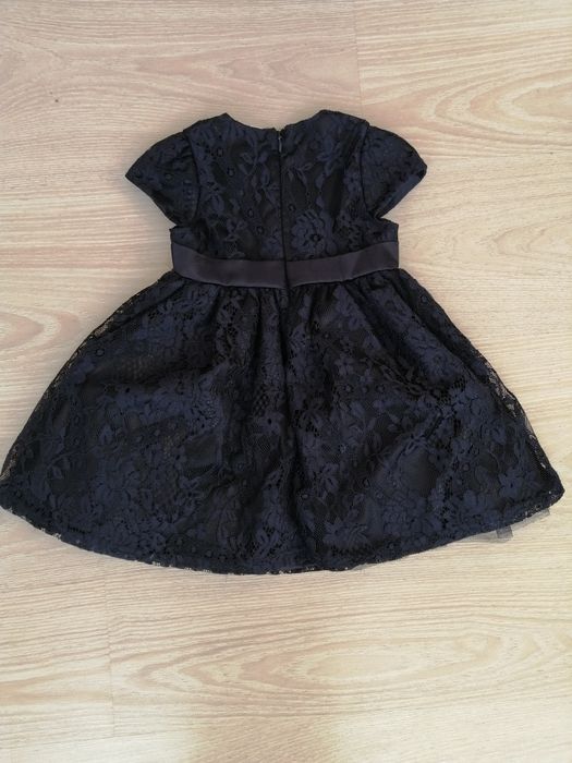 Дантелена тъмно синя рокля