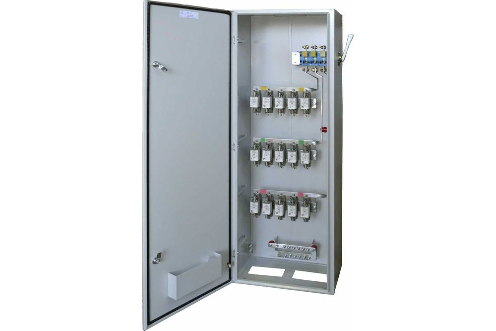 Шкаф распределительный РЩ-1 ~380В, 50ГЦ, IР54