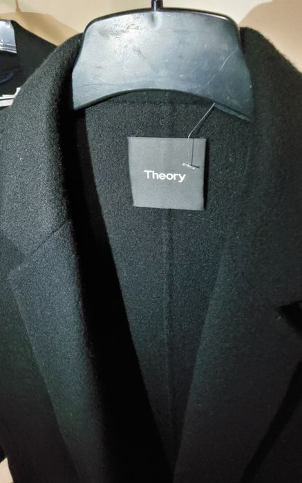 Продам женские жилеты