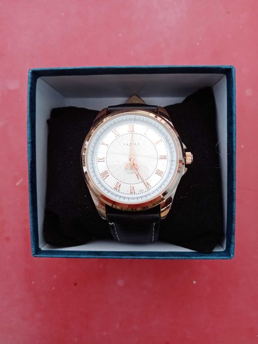 Vând ceas de mana nou.