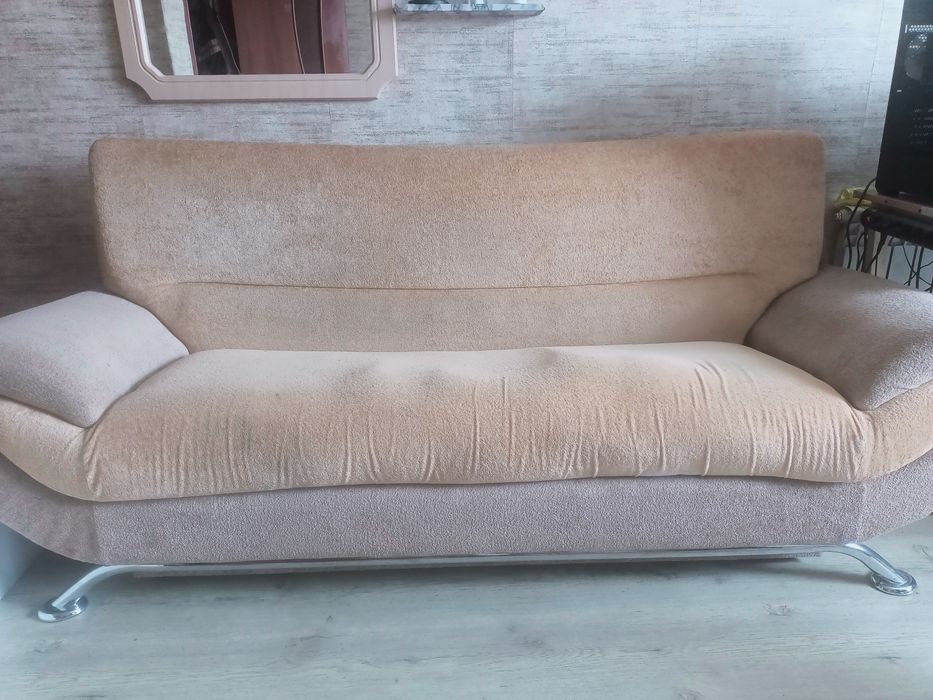 Отдам диван даром