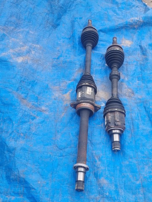 Привод передний на Toyota Estima.