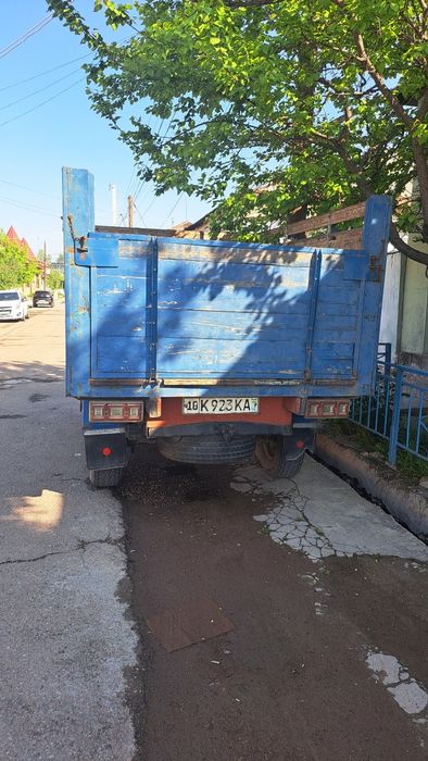 Uaz sotiladi 1982 yil naxadu