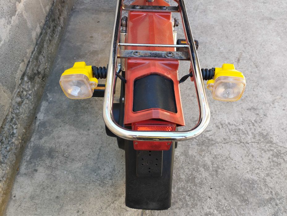 монтиране на мигачи на педалетка