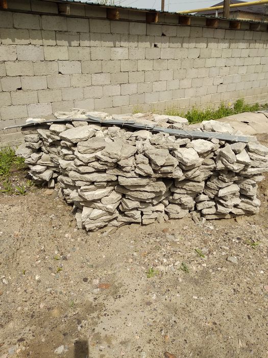 Продам гранитный камень в виде обрезков