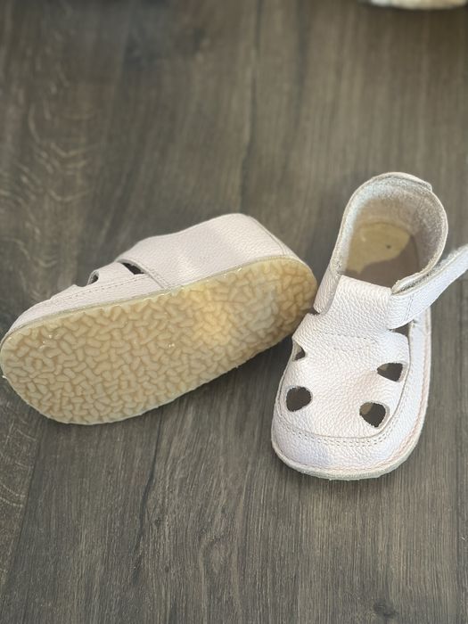 Sandale bej  pentru fetite