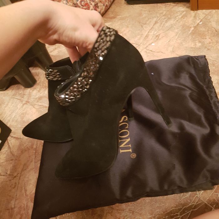 Продам ботильоны замша