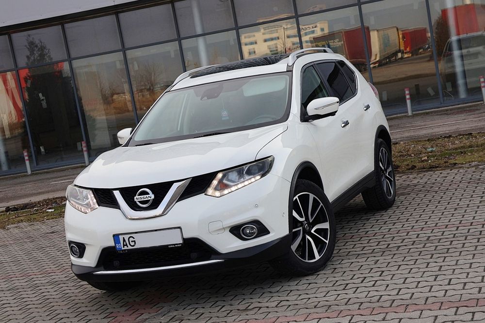 Nissan X Trail fab 2015 Full Option