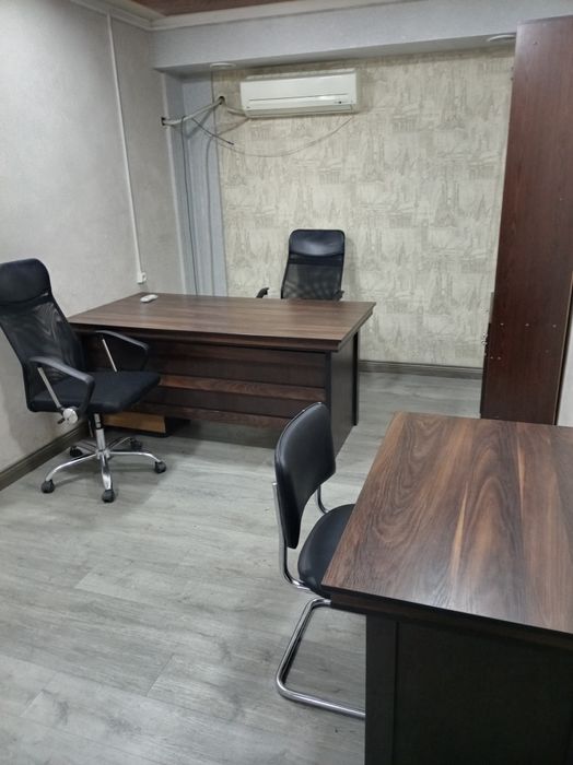 Аренда! Под офис 15м2.. Ор-р Метро Новза. Вдоль дороги!