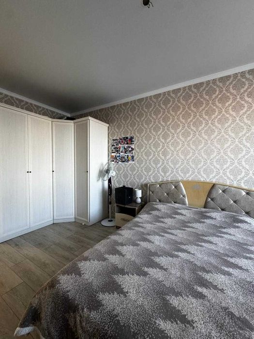 Продам 3х комн кв Батыс с ремонтом