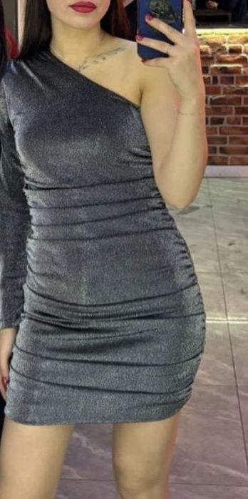 Продам платье праздничное