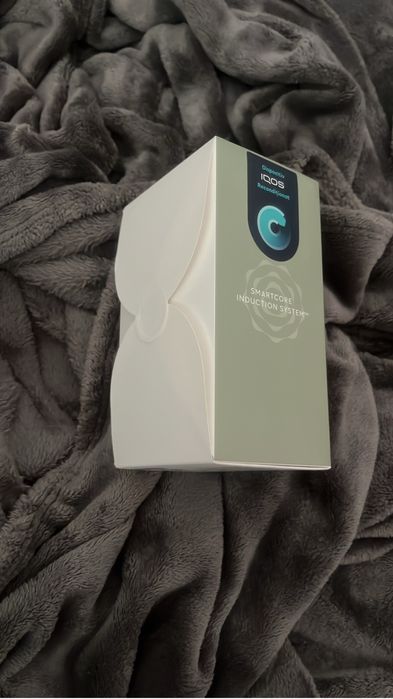 Iqos Iluma nou verde masliniu
