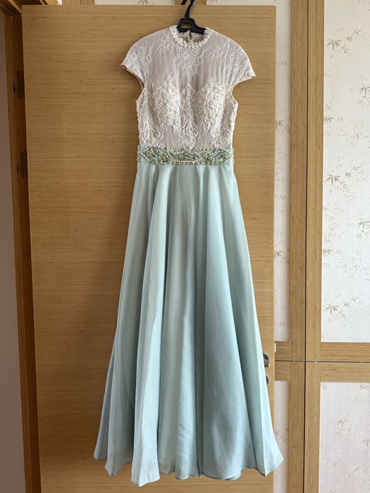 Платье вечернее