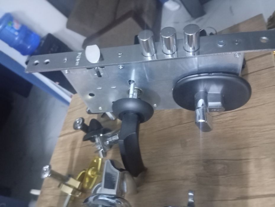 Замок очиш  ешик очиш 24/7   zamok ochish  eshik ochish 24/7 zamok oʻ