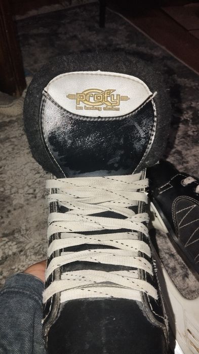 Продаю коньки срочно