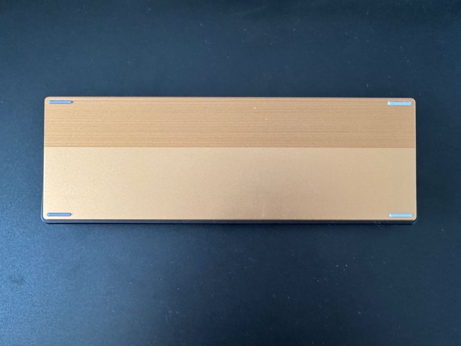 Custom механича магнитна клавиатура 65% HE