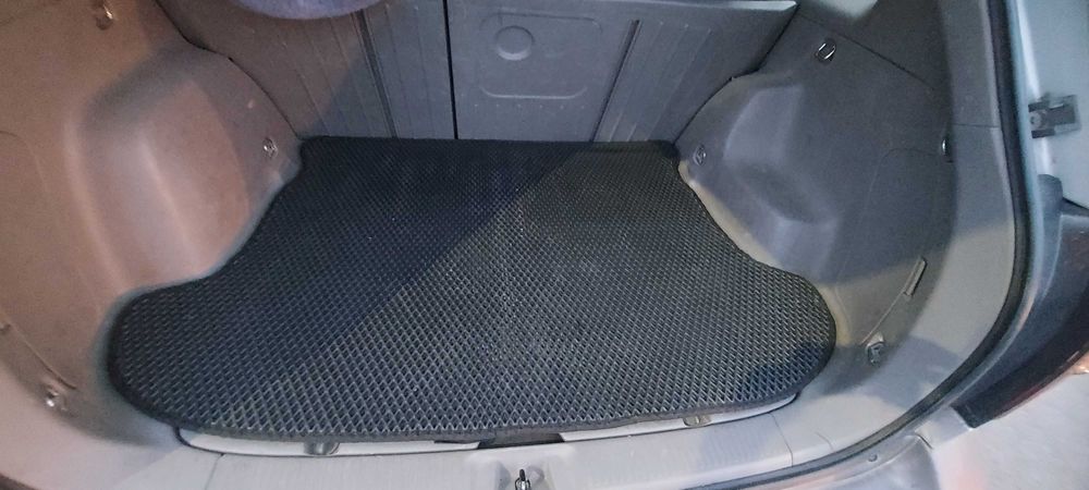 Автомобиль понтак вейб( тоуота матрикс)