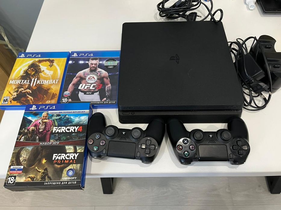 Игровая приставка PS 4 classic