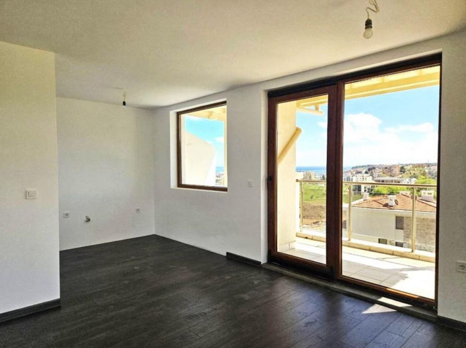 Продава се Тристаен апартамент в Созопол - 159 кв.м за 1101 €/кв.м - Снимка #1