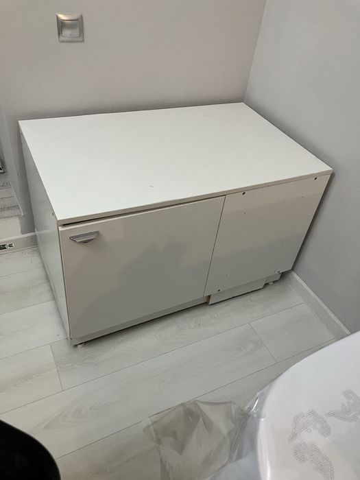 Продам вместительную тумбу