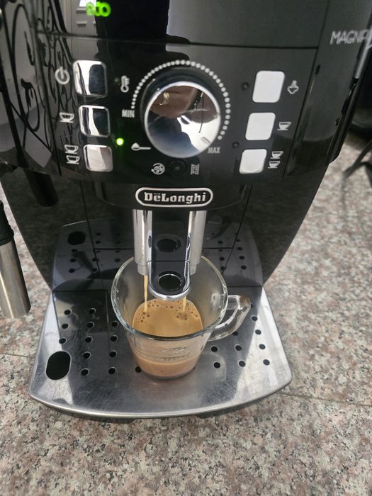 Кафемашина Delonghi magnifica s