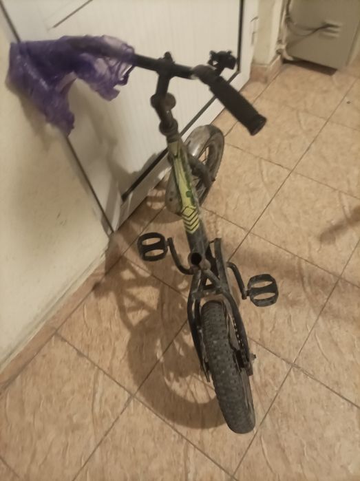 Продаю самокат и велосипед вместе стояла на балконе работает отлично