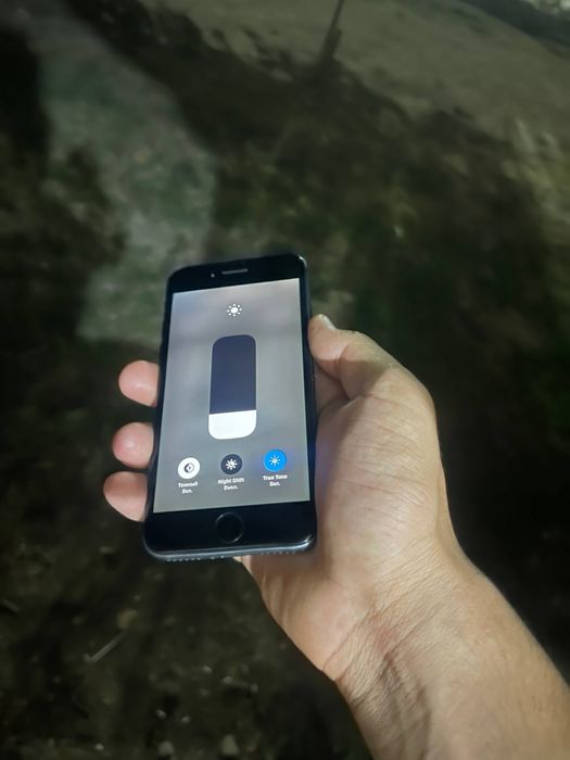 iPhone 8  64  gb