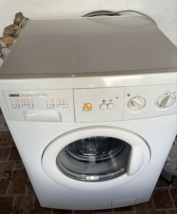 Vând masina de spalat Zanussi 5 kg