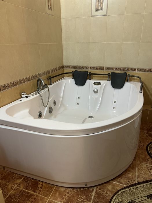 Продам ванну джакузи