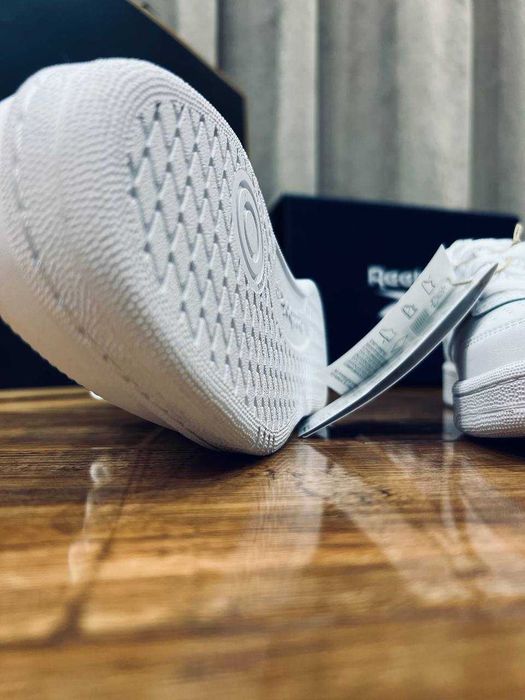 Reebok женские кожаные кроссовки РАЗМЕР 36