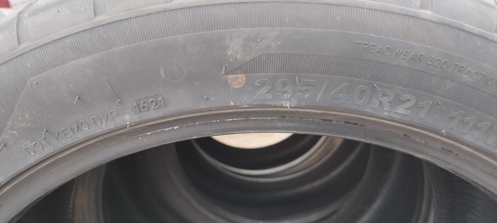 Летни гуми 295/40/21