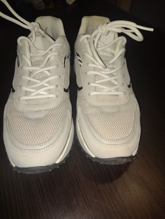 Bershka ,Mărimea 37