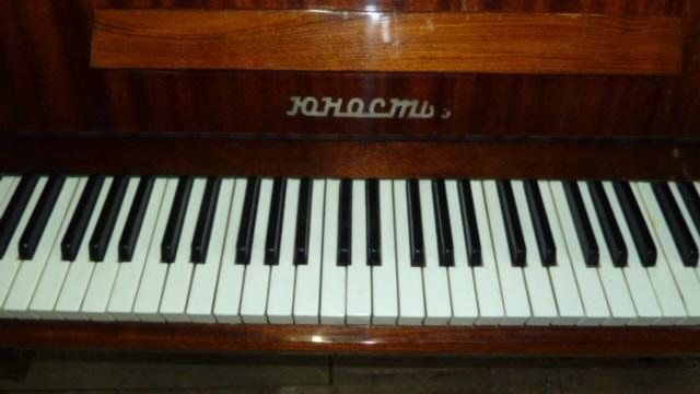 Пианино сотилади Юность холати яхши созлаш кере факат