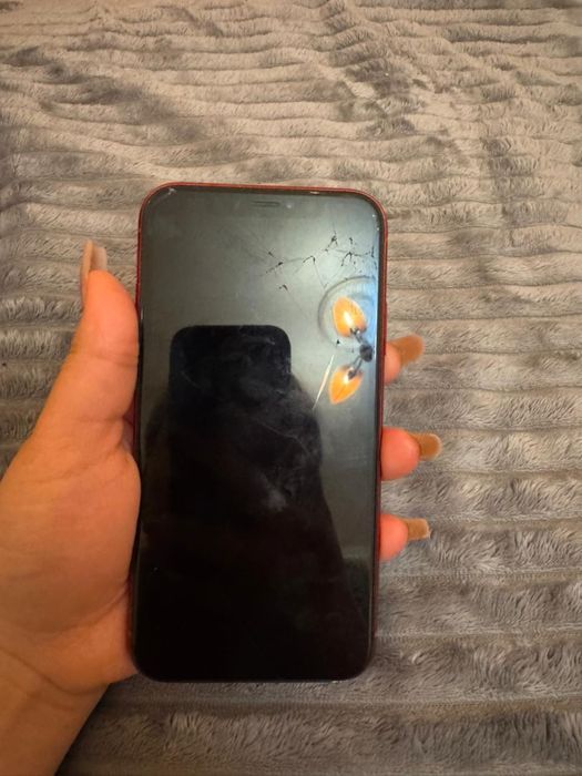 продам iphone 11,xr