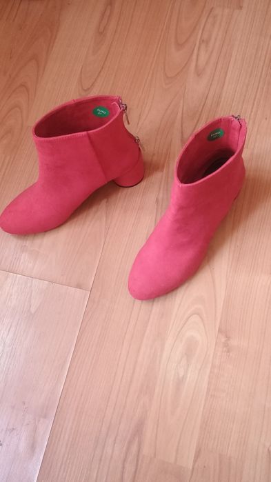 Botine cu toc Bershka