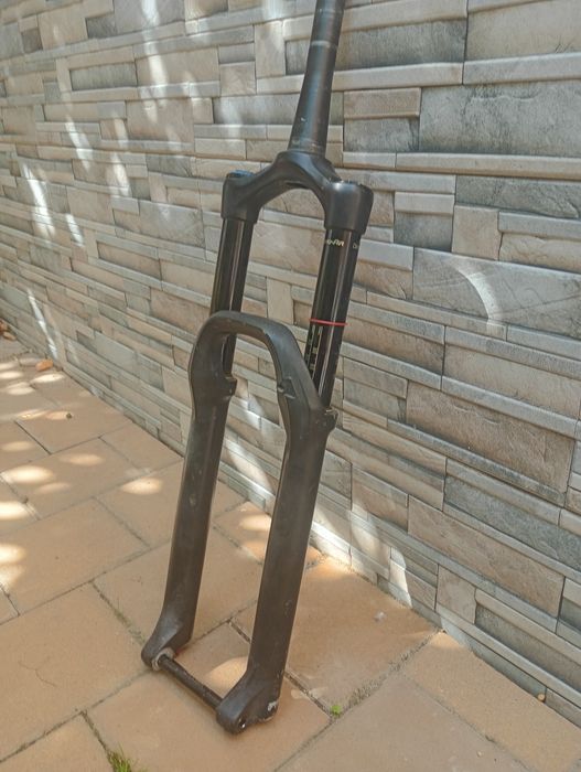 Vând furca rock shox lyrik