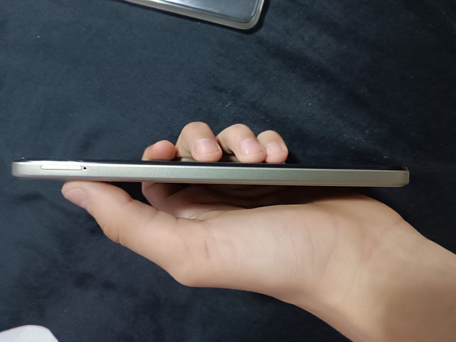 Vând Moto G06 power