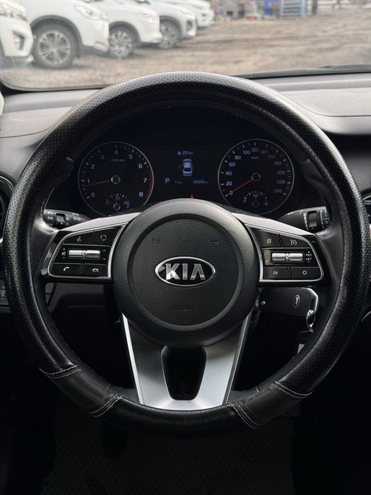 В продаже KIA Cerato