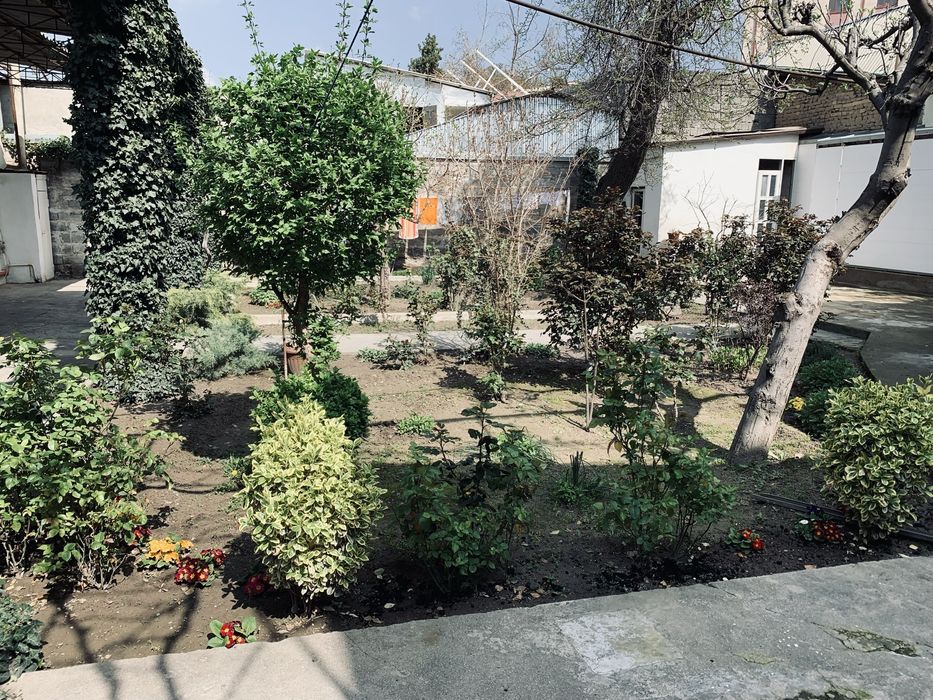 Большой дом ( город Самарканд ) 116 м+ гараж 40 м на участке 4 сотки