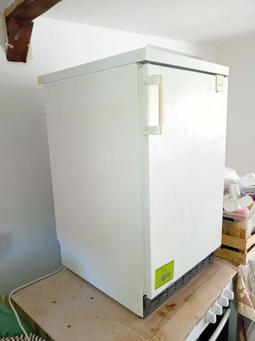 Компактен хладилник Bosch