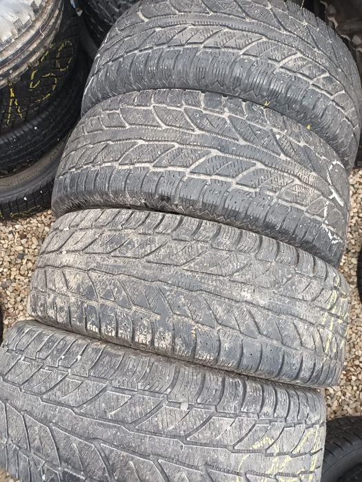255/70 r16 de iarna 4 buc f bune COOPER