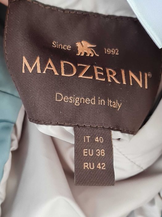 Geaca femei,cu 2 fete, de la Madzerini Italia, marime 36/S