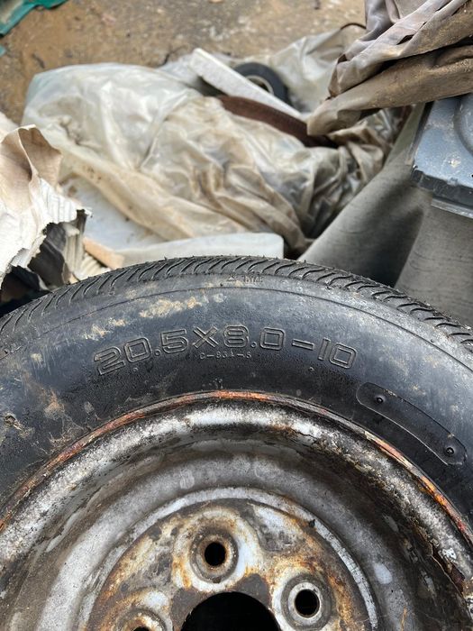 Гуми с джанти  20.5×8.0-10