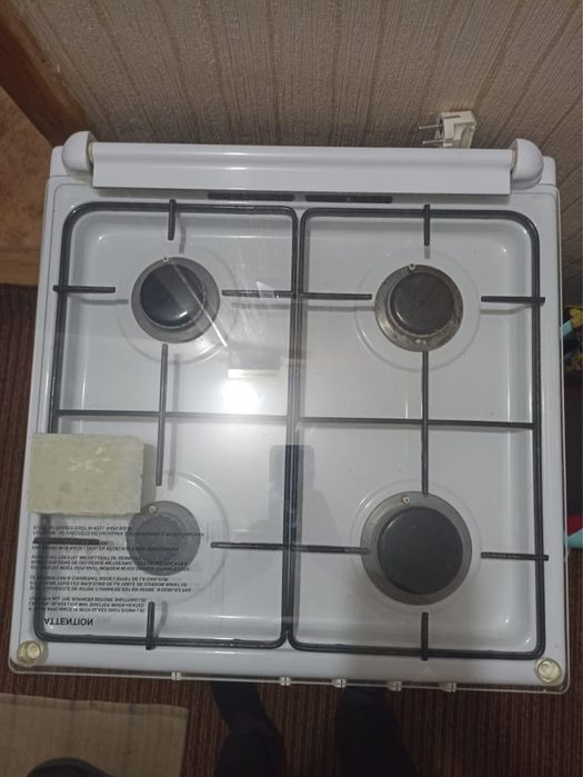 Газовая плита продаю