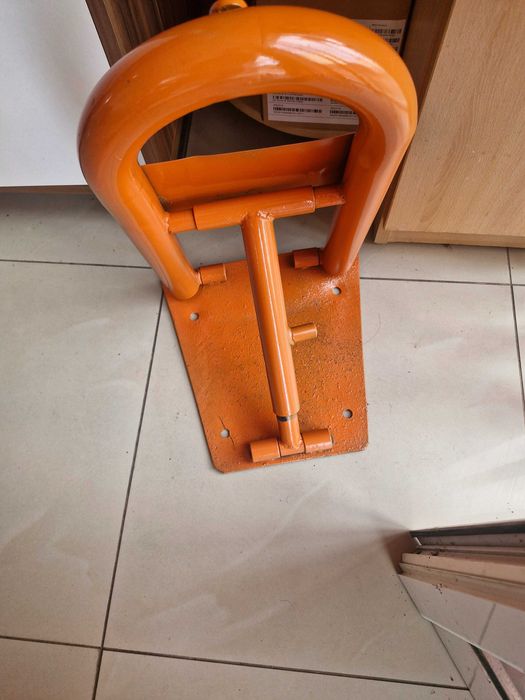 Продава се антипаркинг скоба